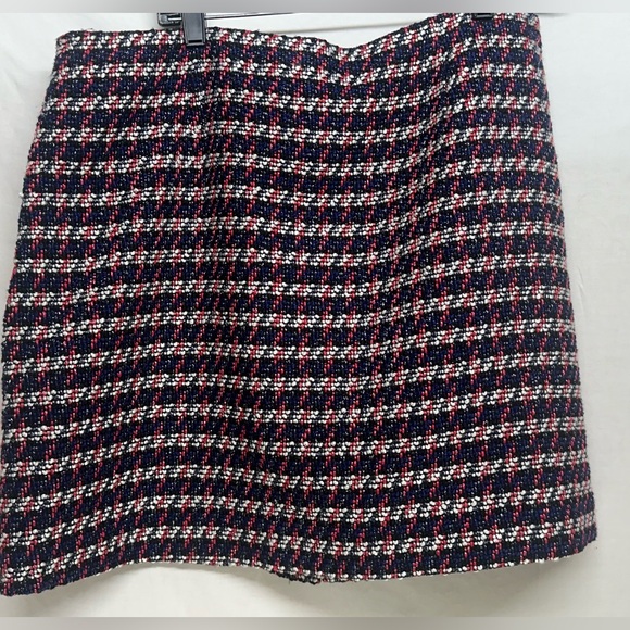 LOFT Size 14P Petite Plaid‎ Tweed Faux Button-Front Skirt
Red White Blue & Black - Picture 13 of 13